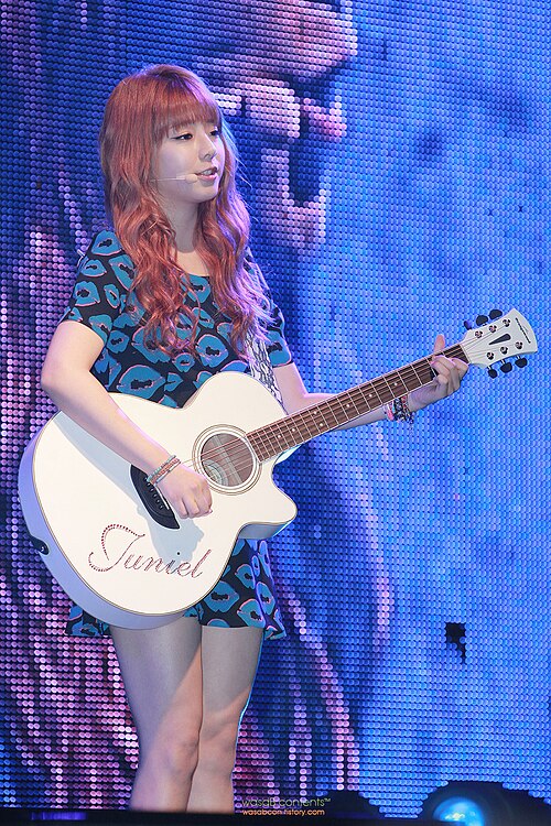 JUNIEL / 주니엘
