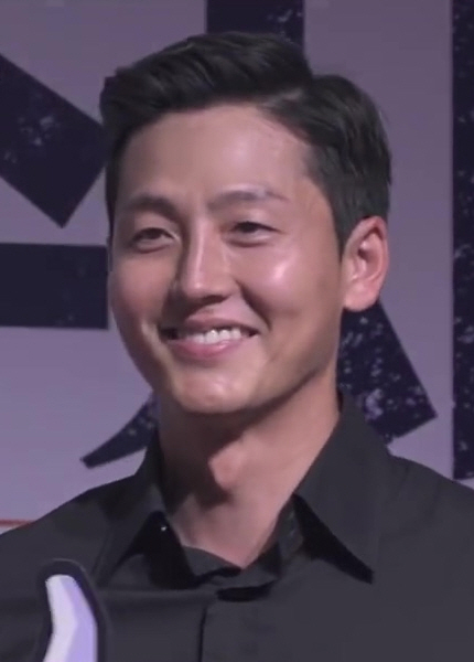 イ・ジョンジン / 이정진