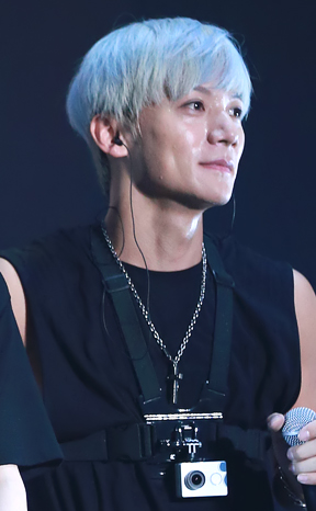 イ・ジェジン / 이재진