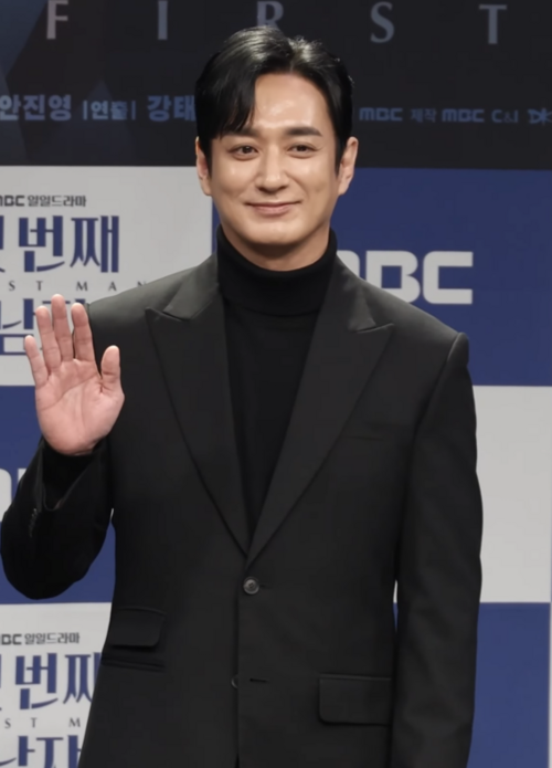 イ・ジェファン / 이재황